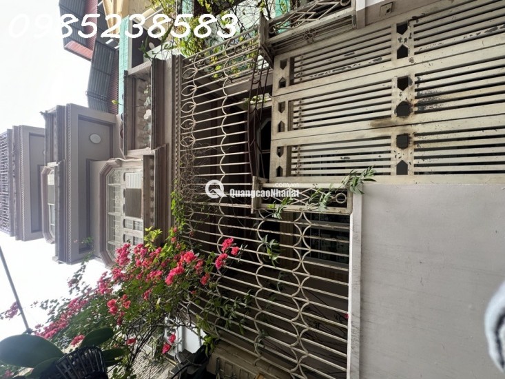 Bán gấp nhà 50m², 4 tầng tại Hào Nam - Giá  8.5 tỷ